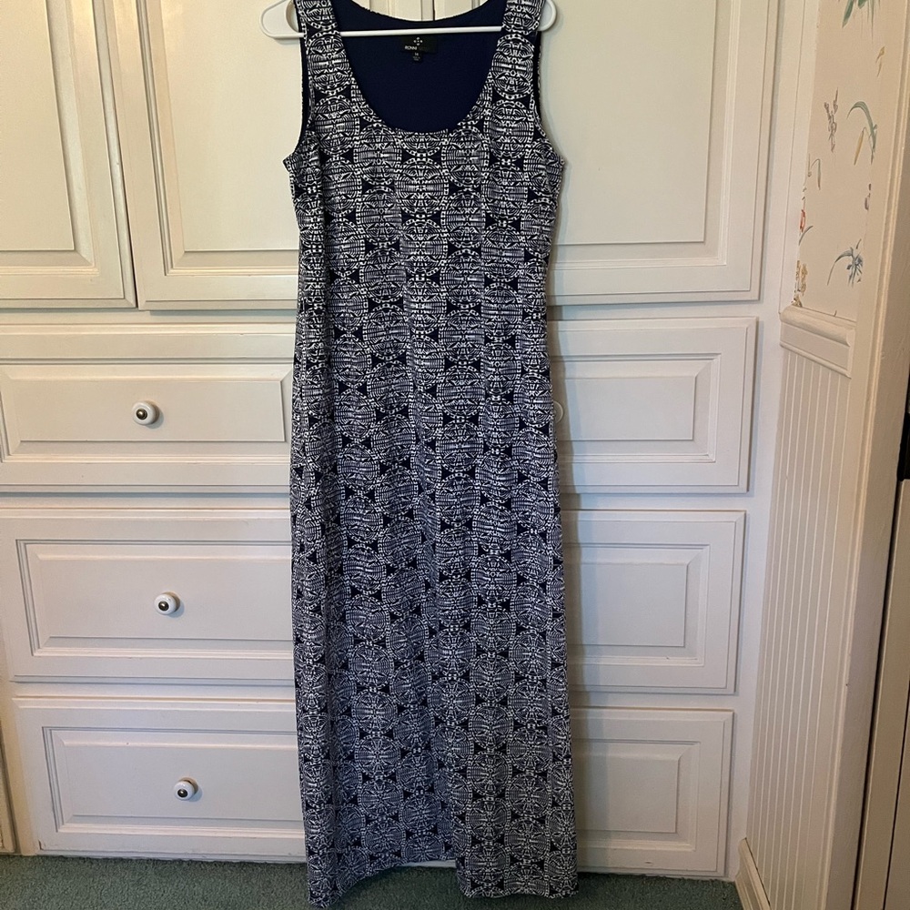 Ronni Nicole Navy and White Patterned Maxi Dress